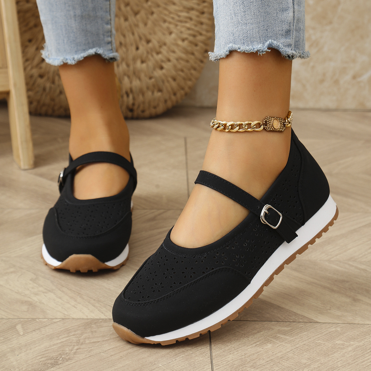 Women's Perforated Sneakers Su - огляд і ціна Women Shoes Us To Eu