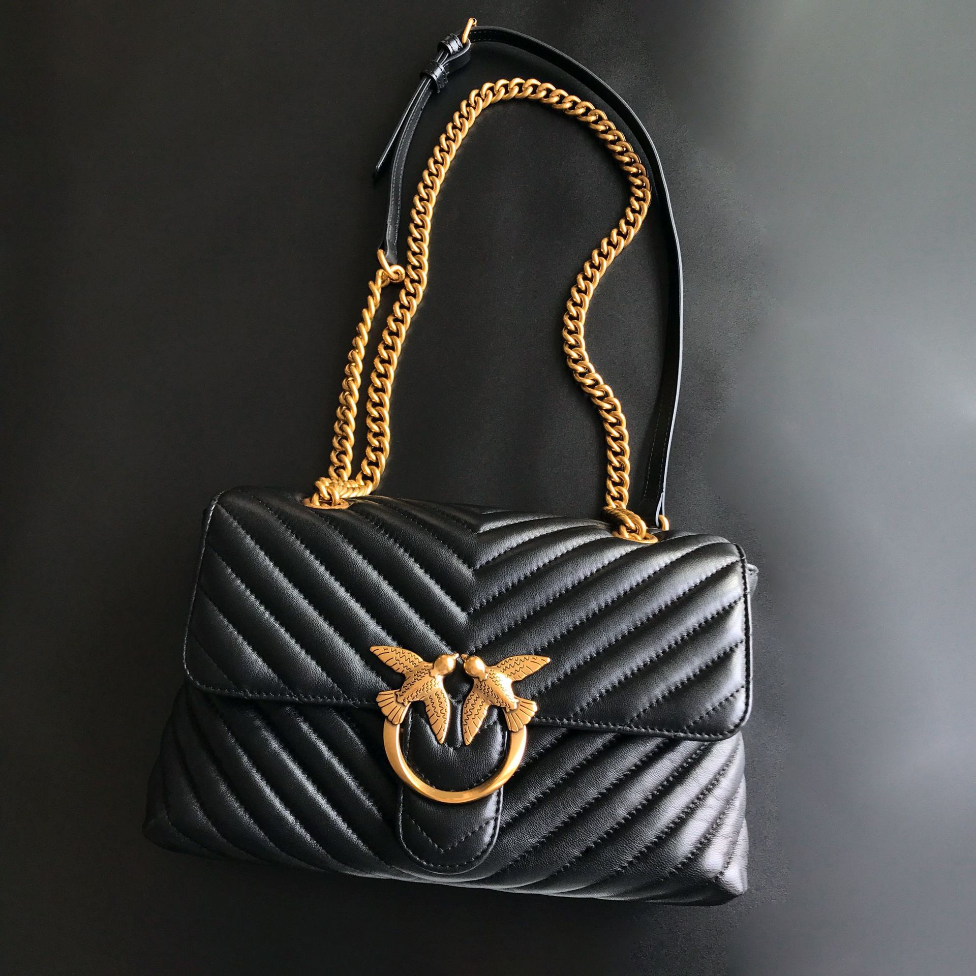 2026 Pinko-Inspired V Pattern  - огляд і ціна Women'S Shoes Louis Vuitton